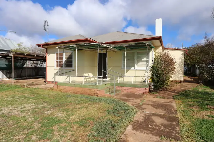 112 Camp Street, Temora NSW 2666