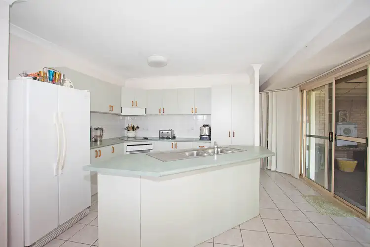 16 Kidston Avenue, Rural View QLD 4740