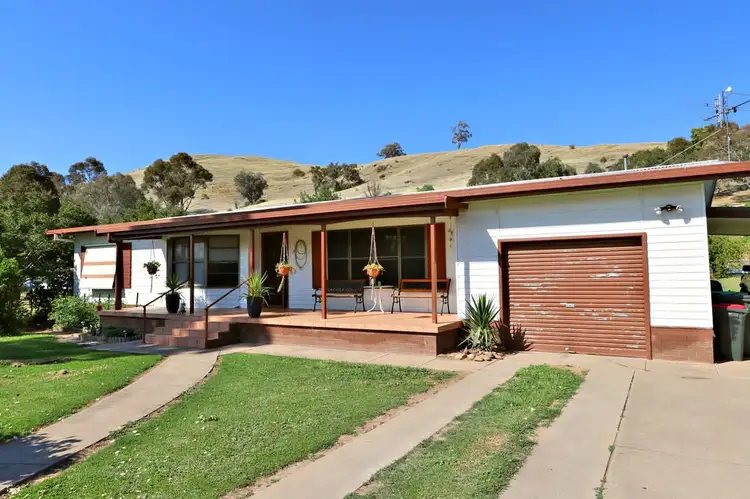 220 Punch Street, Gundagai NSW 2722