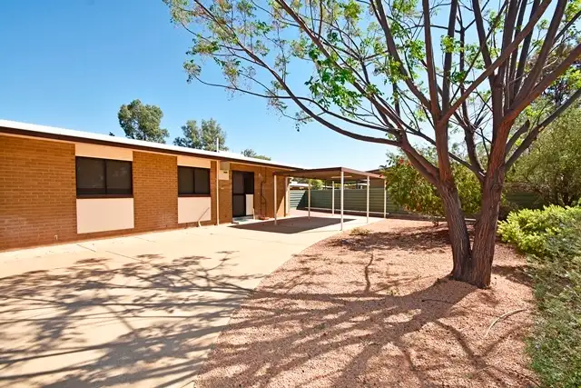 106 MEMORIAL AVENUE, Gillen NT 870