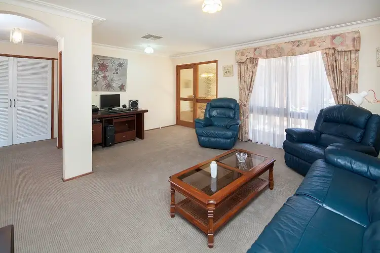 Second view of Homely house listing, 6 Primrose Hill Close, Endeavour Hills VIC 3802