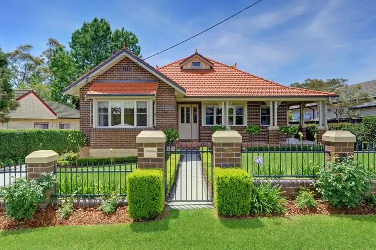 38 Montview Parade, Hornsby Heights NSW 2077