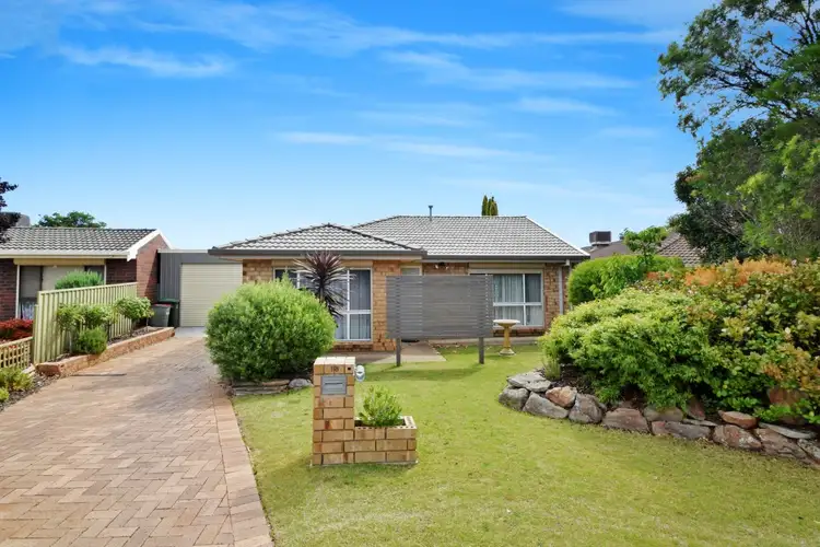 18 Coonawarra Close, Woodcroft SA 5162