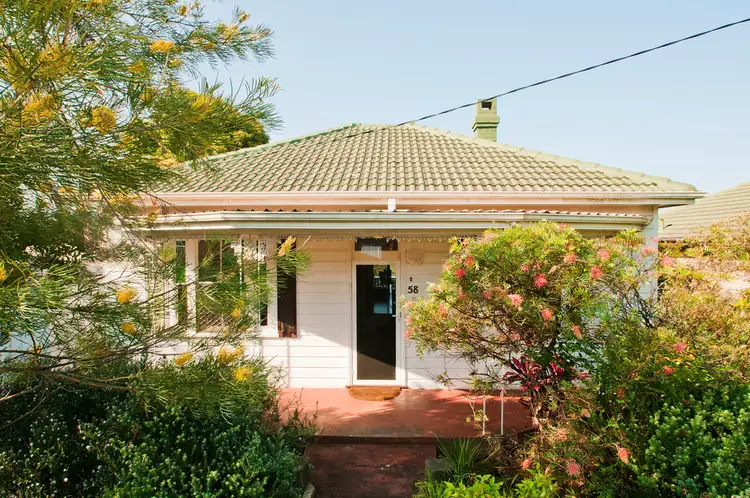 58 Mount Keira Rd, West Wollongong NSW 2500