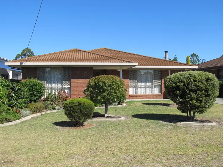 10 Garden Avenue, Bairnsdale VIC 3875