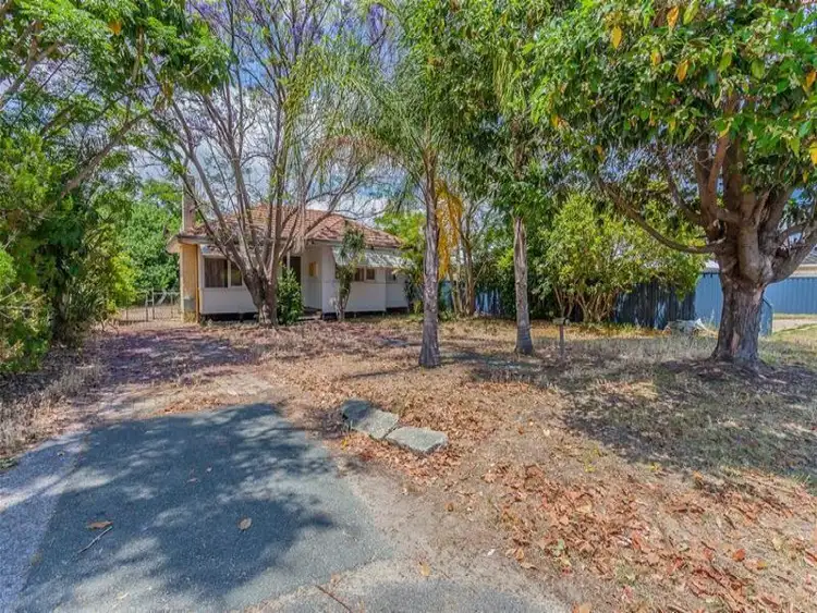 5 Hartfield Street, Queens Park WA 6107