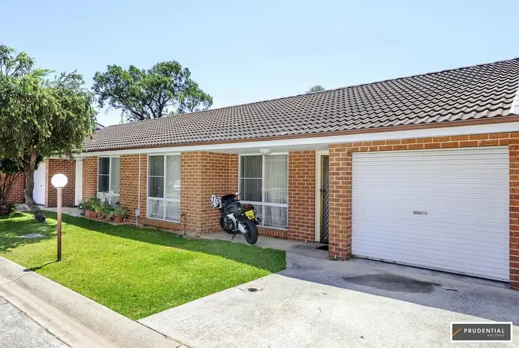 15/6-8 Second Avenue, Macquarie Fields NSW 2564