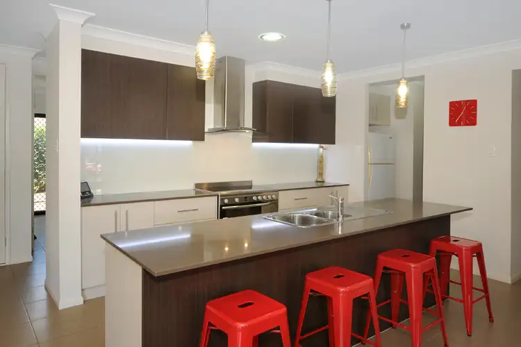Second view of Homely house listing, 2 Greenway Close, Middle Ridge QLD 4350