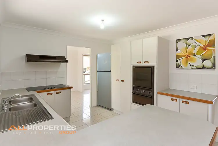 Second view of Homely house listing, 19 OLIVIA CT, Regents Park QLD 4118