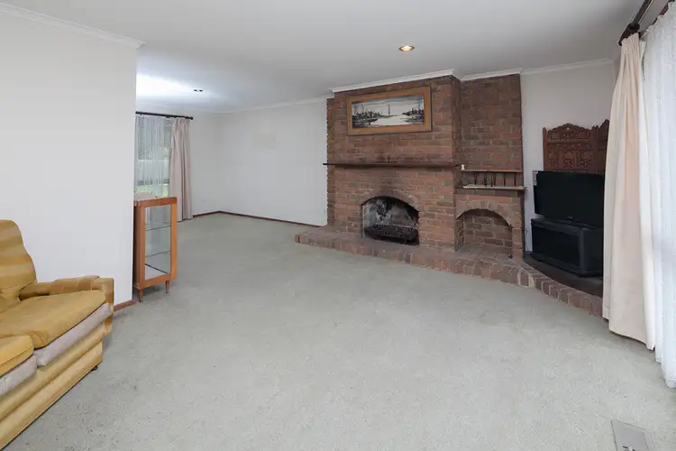 Third view of Homely house listing, 8 Rhonda Close, Endeavour Hills VIC 3802
