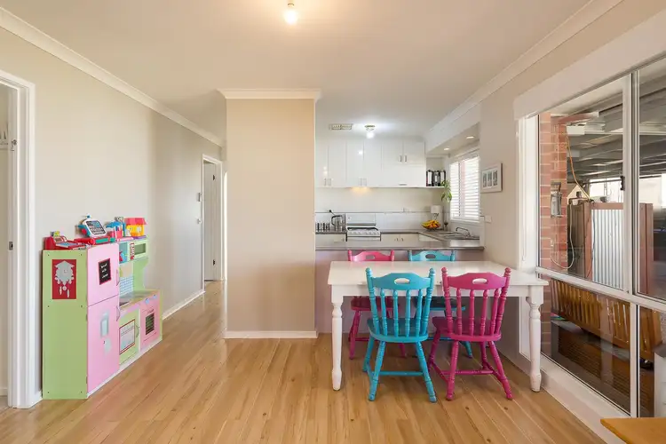 Fifth view of Homely house listing, 6 Thomas Place, Wodonga VIC 3690