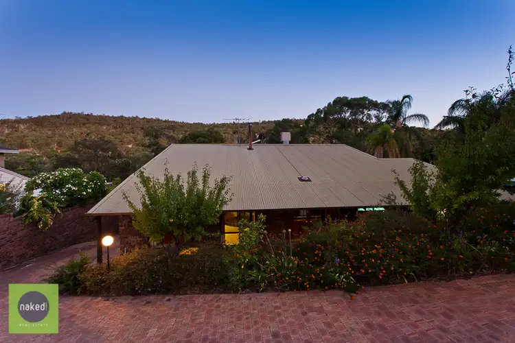 74 Amethyst Crescent, Mount Richon WA 6112