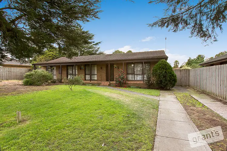 Fifth view of Homely house listing, 8 Selkirk Court, Berwick VIC 3806