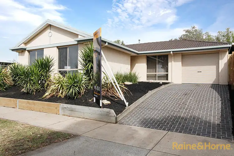 68 Amberly Park Drive, Narre Warren South VIC 3805