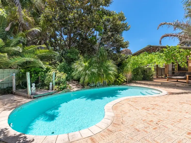 47 Warlingham Drive, Lesmurdie WA 6076