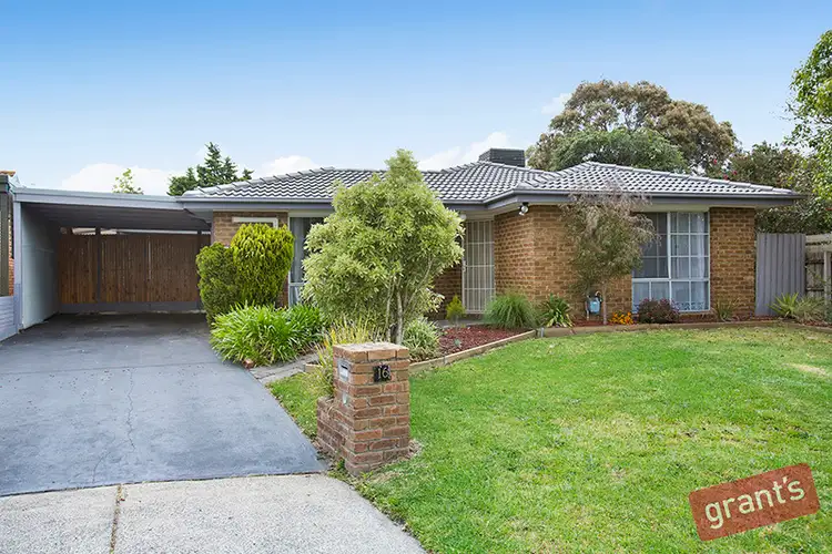 16 Rowen Court, Cranbourne North VIC 3977