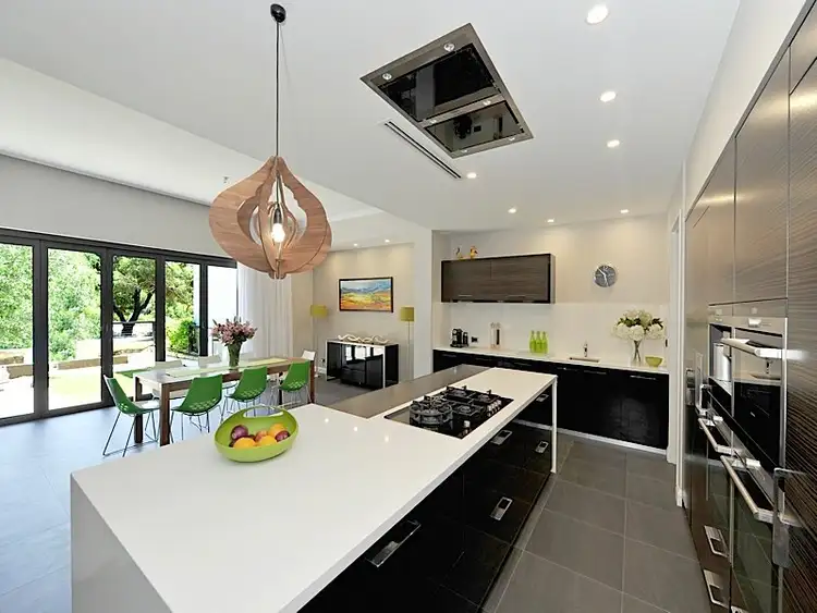 2 Aceway Lane, Swanbourne WA 6010