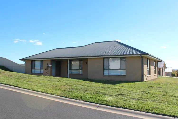 2 Vincent Crescent, Bathurst NSW 2795