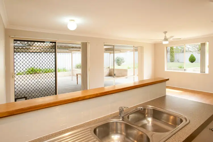 88 Somerville Drive, College Grove WA 6230