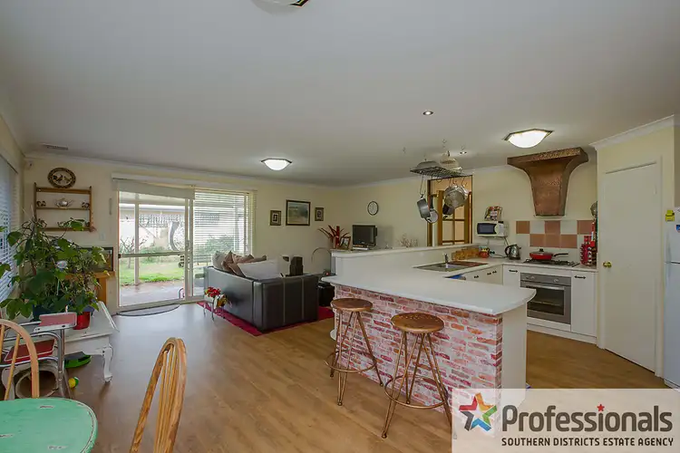 8 Bluebush Road, Glen Iris WA 6230