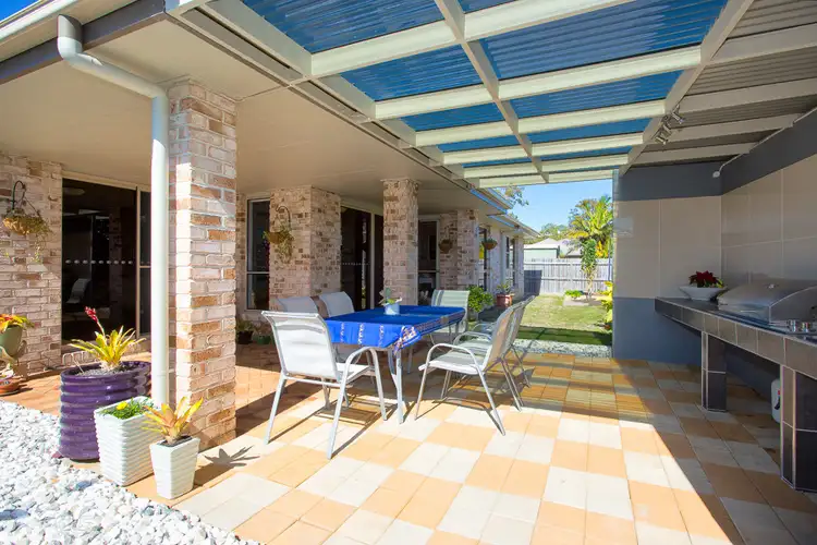 5 Amity Court, Sandstone Point QLD 4511
