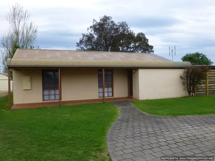 Fifth view of Homely unit listing, 4 / 25 Robb Street, Bairnsdale VIC 3875