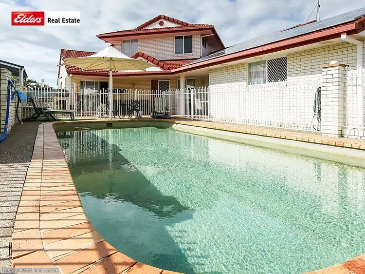 24 Skinner Cres, Urangan QLD 4655