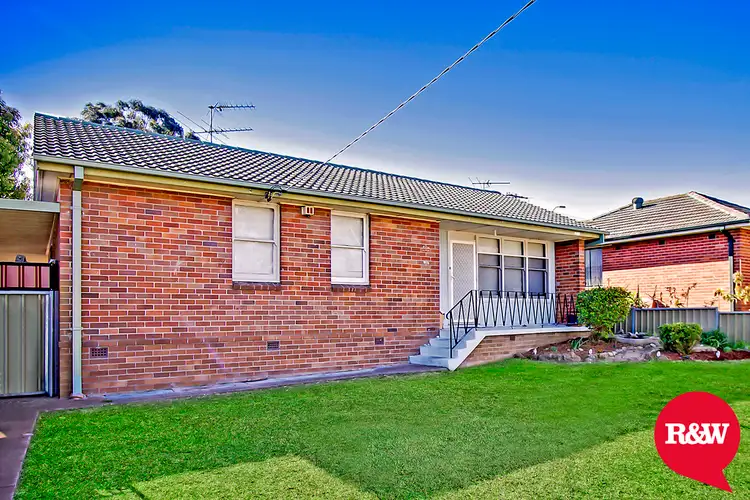 4 Gasmata Crescent, Whalan NSW 2770