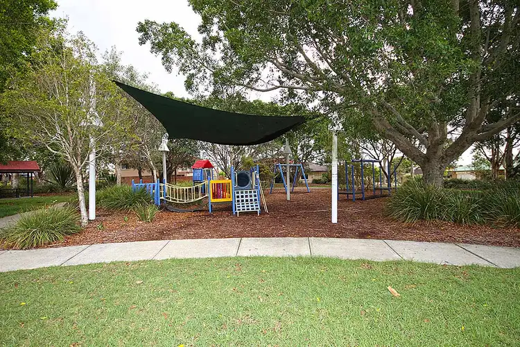Fourth view of Homely house listing, 22 HATHERTON CR, Carindale QLD 4152