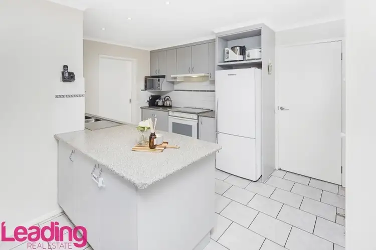 Fifth view of Homely house listing, 17 Fisher Court, Sunbury VIC 3429