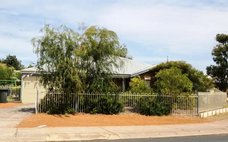 25 Garfield Drive, Australind WA 6233