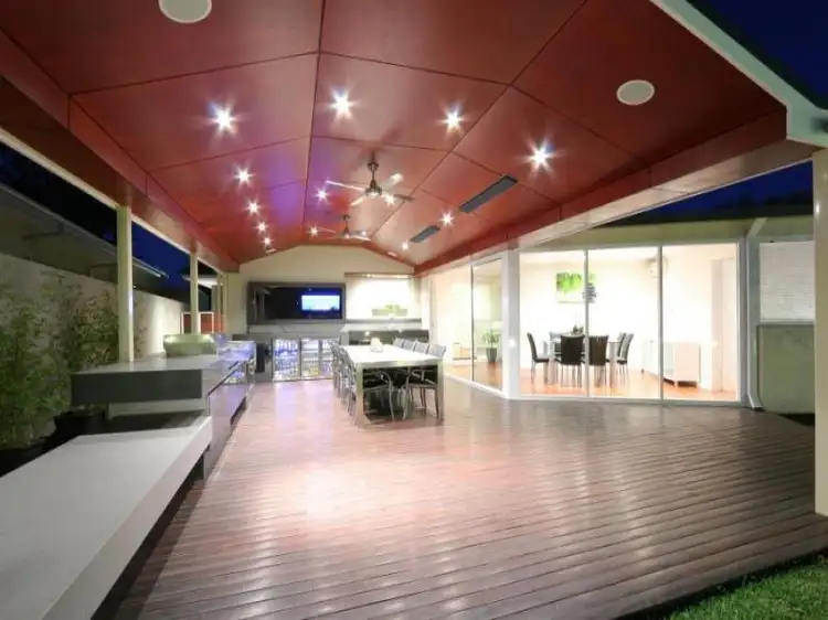 16 Calpin Cr, Attadale WA 6156