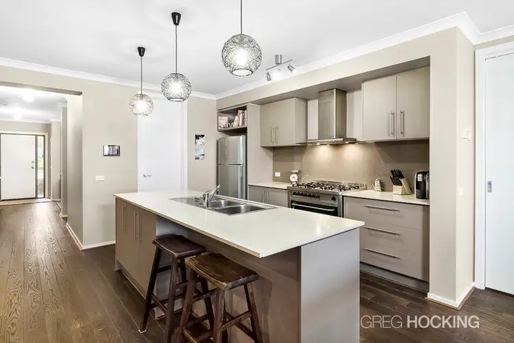 Second view of Homely house listing, 31 Tableland Road, Tarneit VIC 3029
