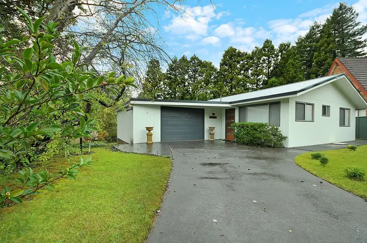 2 Russell Road, Leura NSW 2780