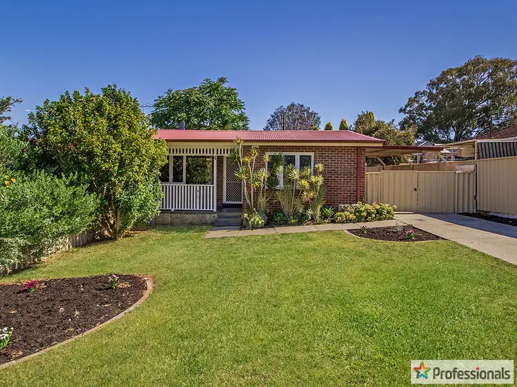 4 Knight Place, Calista WA 6167