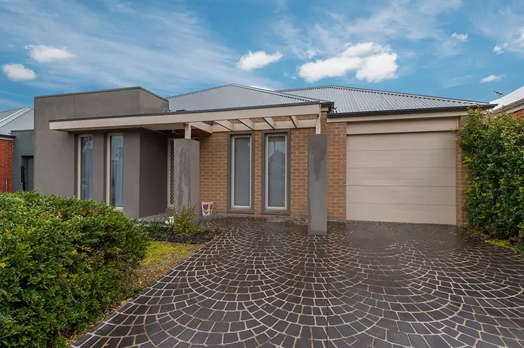 28 Riordan Crescent, Mernda VIC 3754