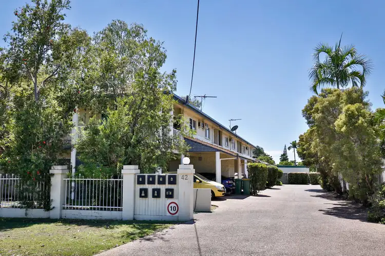 Main view of Homely unit listing, 2/42 Cheyne Street, Pimlico QLD 4812