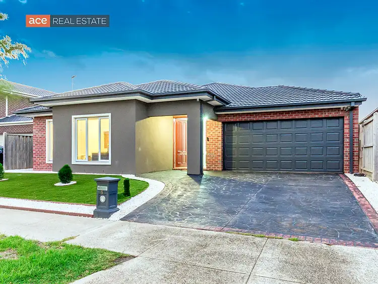 8 Castor Street, Williams Landing VIC 3027