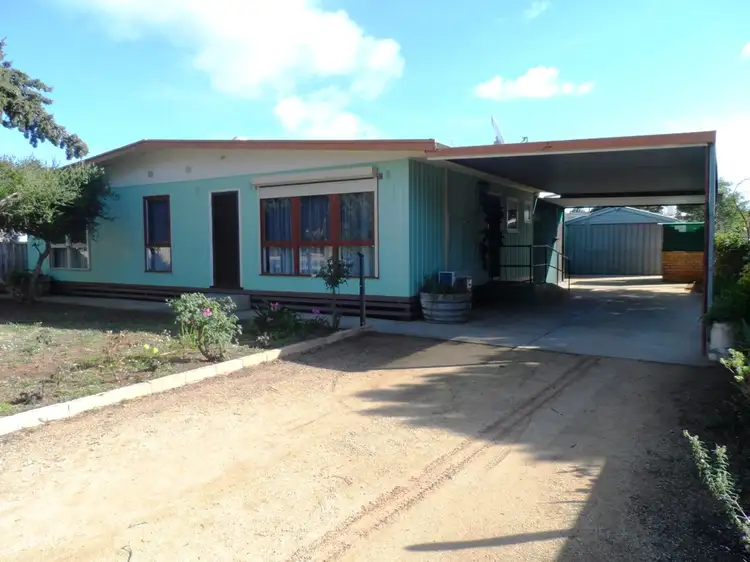 22 Eringa Avenue, Loxton SA 5333