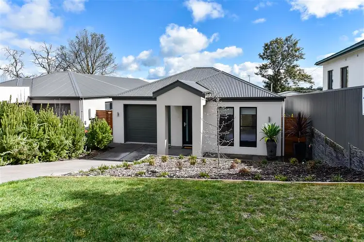 6 Strathlyn Avenue, Naracoorte SA 5271