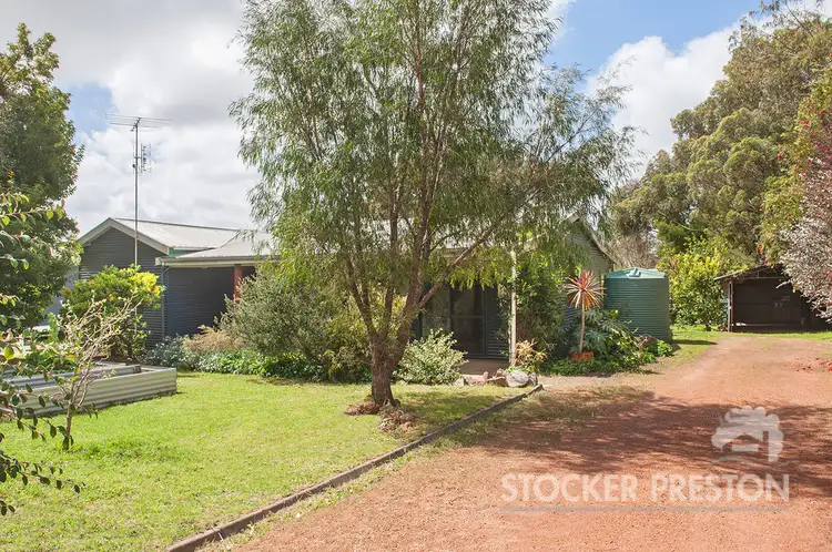8 Peake St, Cowaramup WA 6284
