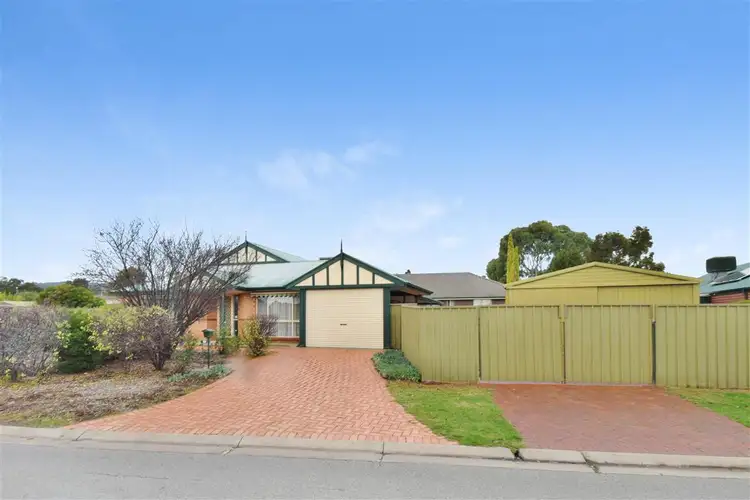 42 Champagne Crescent, Woodcroft SA 5162
