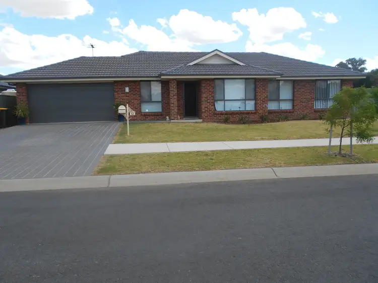 12 Mayoh, Young NSW 2594
