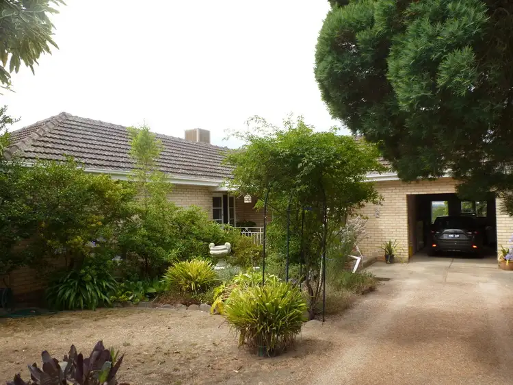14 Hewitt Street, Ararat VIC 3377