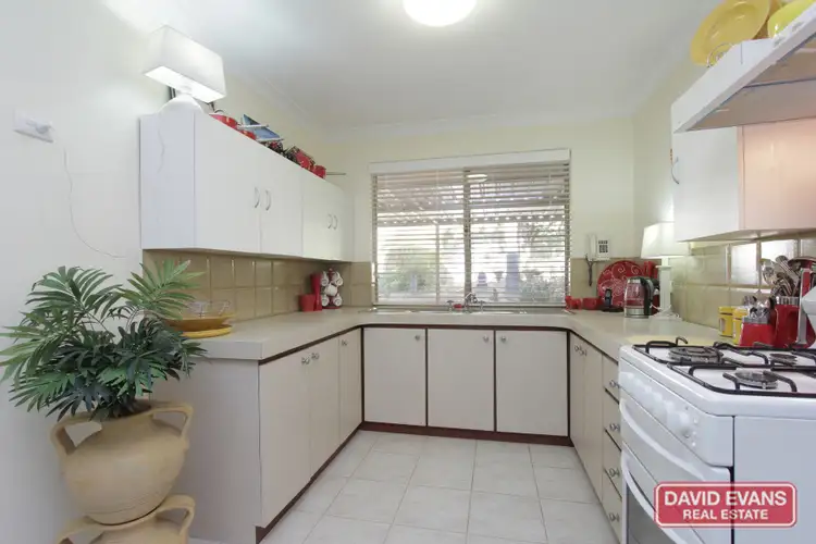 4B Henton Place, Heathridge WA 6027