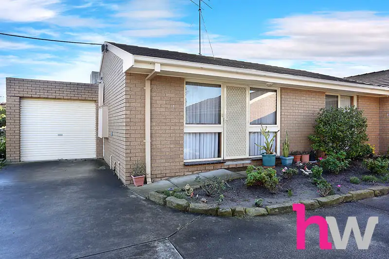 Main view of Homely unit listing, 1/18 Pinecrest Drive, Highton VIC 3216