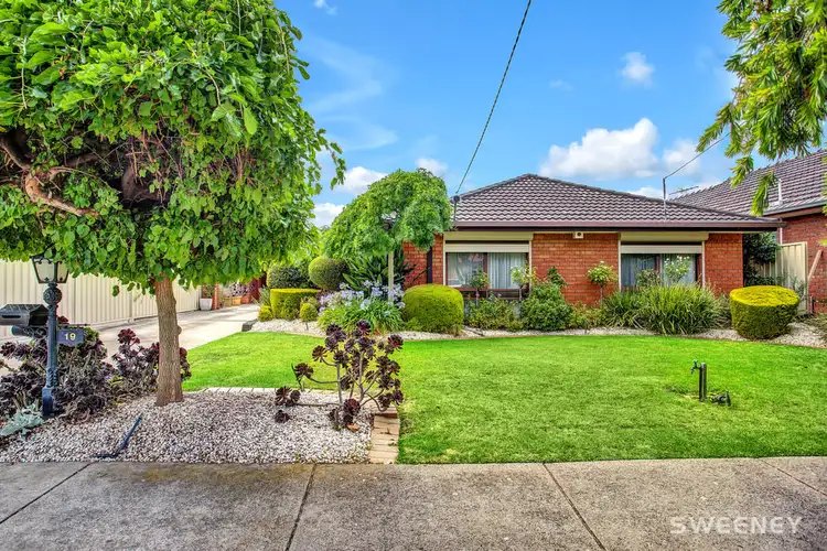 19 Edwards Drive, Altona Meadows VIC 3028