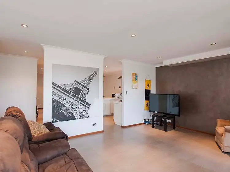 18 Lavender Court, Dianella WA 6059