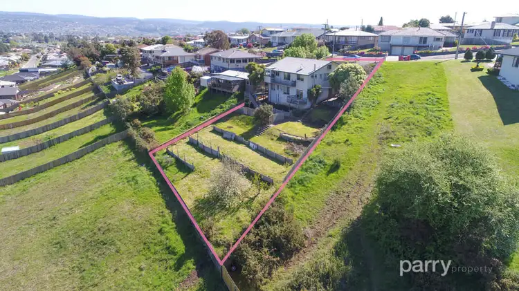 42 Crandon Crescent, Newnham TAS 7248