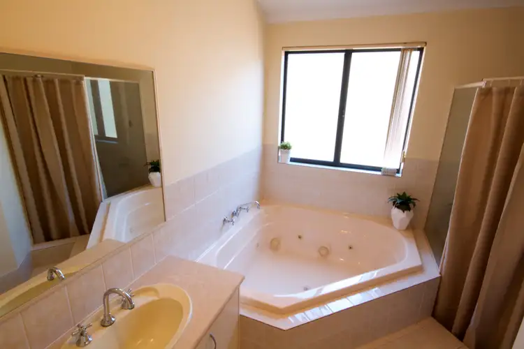 Seventh view of Homely house listing, 35 PERIDOT TURN, Banksia Grove WA 6031